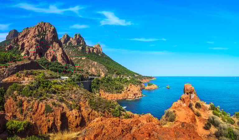 le massif de l'Esterel à proximité du gîte Chez Dom & Albert 