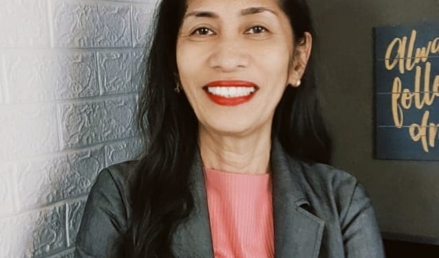 " A stylish consultant in a retro background"