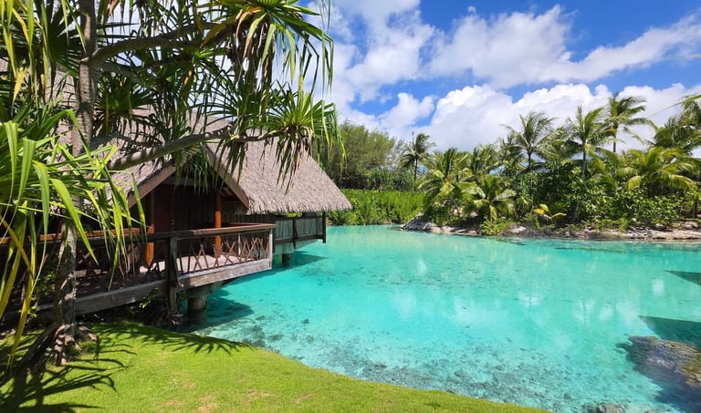 four-seasons-bora-bora-ovewater-spa