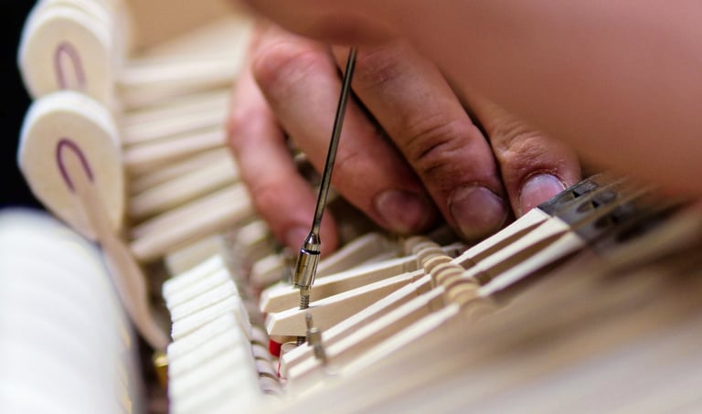 Réglages Pianos Lyon- Accordeur de Pianos Lyon- Technicien diplomé 