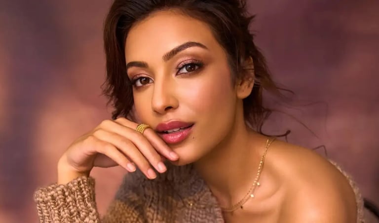 Sahher Bambba as a lead heroine on The bads of bollywood