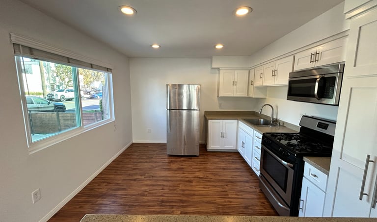 Spacious Huntington Beach Apartment unit priced under $2000 with stainless steel appliances