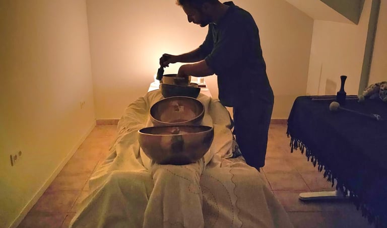 csaba practicing a sound therapy session