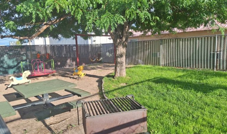Park in vernal motel/hotel. Family friendly. Non-smoking. Great Deals for the family. Discounts. 
