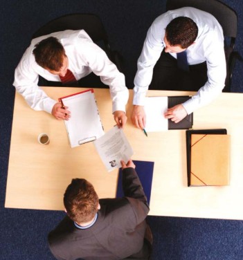 Hacer due diligence contratos
