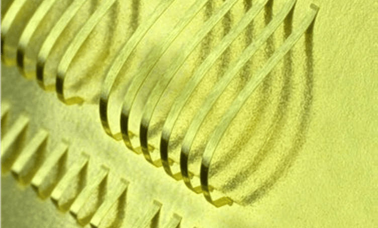 Wedge wire bonding on semiconductor device