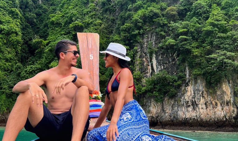 Passeio de longtail boat em Phi Phi