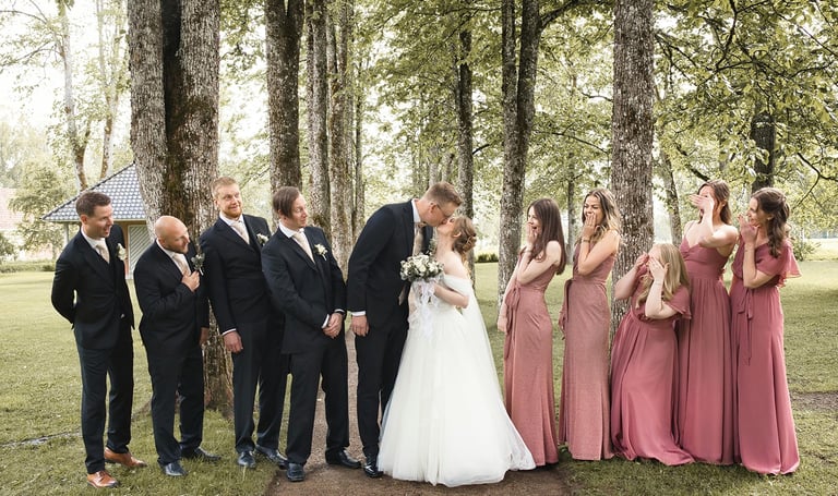 bryllup i skogen eller parken