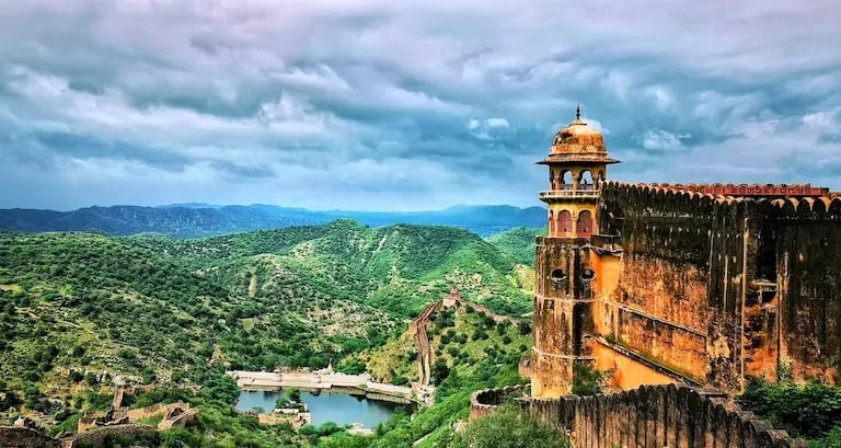 See the grand fortified walls of Jaigarh Fort in Jaipur, a historic Rajput military fort overlooking Amber Fort.