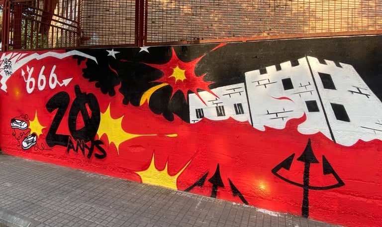 Graffiti mural de 20 metros para Diables la Roca, spray, arte urbano.