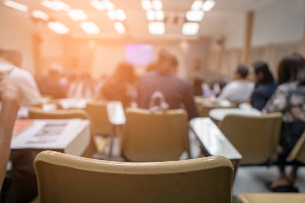 előadó terem személyszállítás