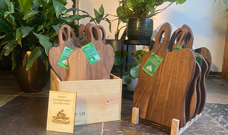 Tenslotte heb ik twee mooie displays gemaakt en een visitekaartje met info over de borrelplank