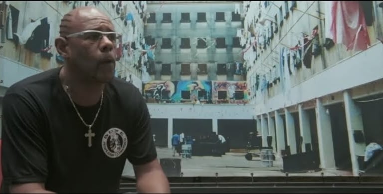 Participação de vídeo clip com Mc Bó do Catarina "Vida loka também ama" - Konszila