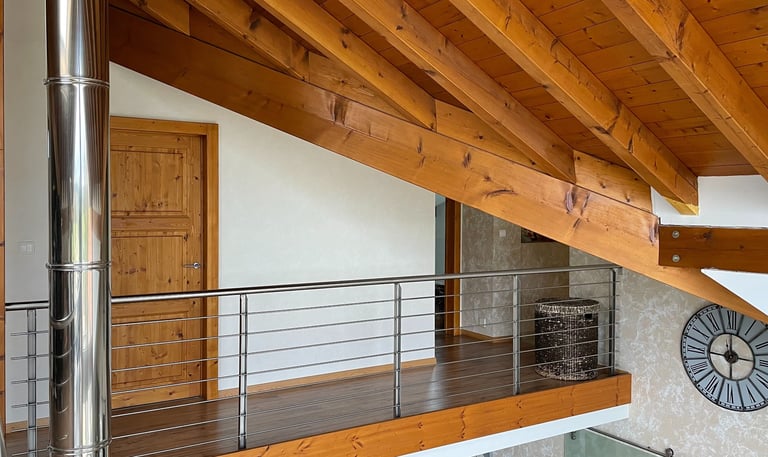 mezzanine charpente apparente ambiance moderne