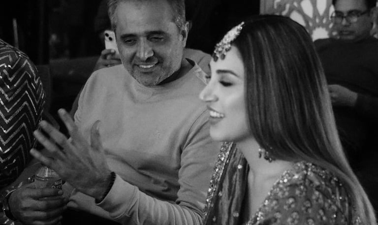 Maria Raza Sohni on the sets on The Artist season 1