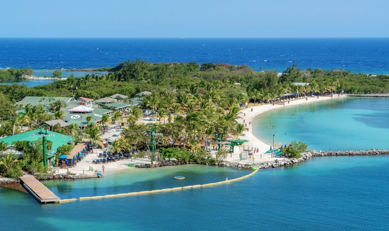 Roatán Honduras beach and ocean