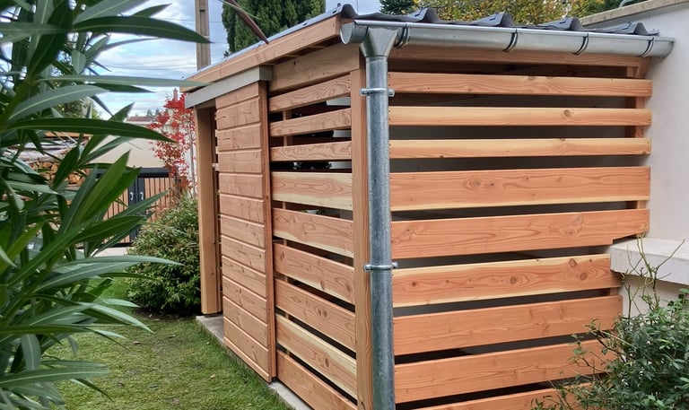 abri de jardin couvert en bois et claustra bois