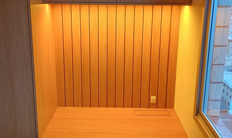 Escritório iluminado