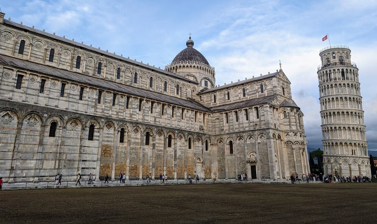 Leaning tower of pisa