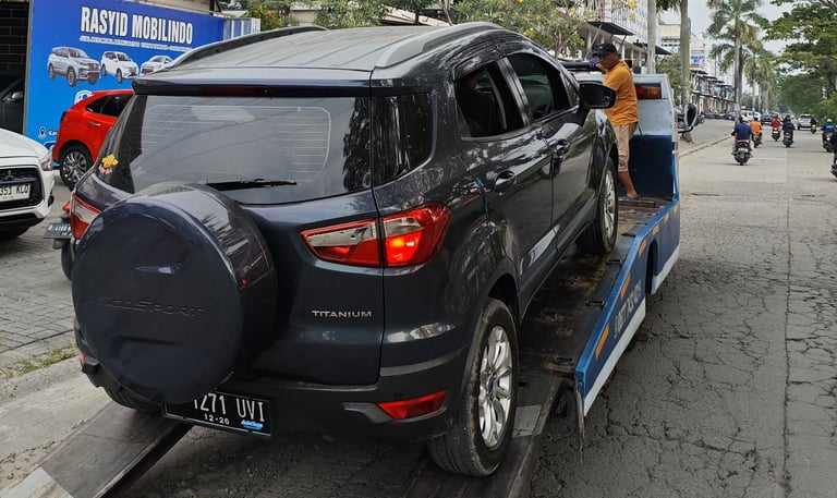 Layanan derek mobil 24 jam siap angkut kendaraan bermasalah