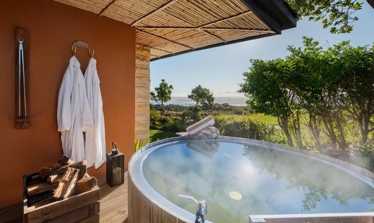 Outdoor jacuzzi for Elevate Fitness Retreats in Knysna