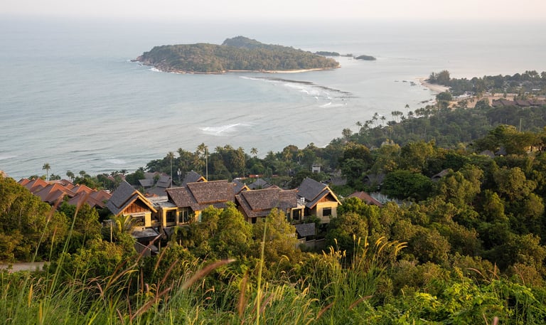 Ko Samui overlooking houses and island