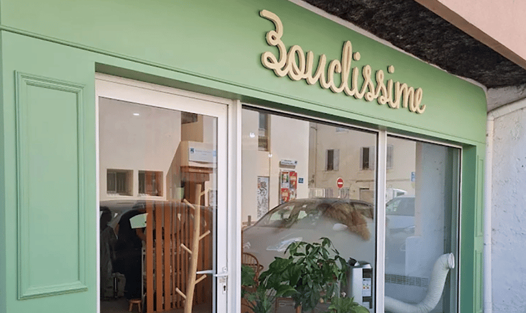 Logo du salon de coiffure Bouclissime à Marseille, design graphique réalisé par Studio Kaktus. 