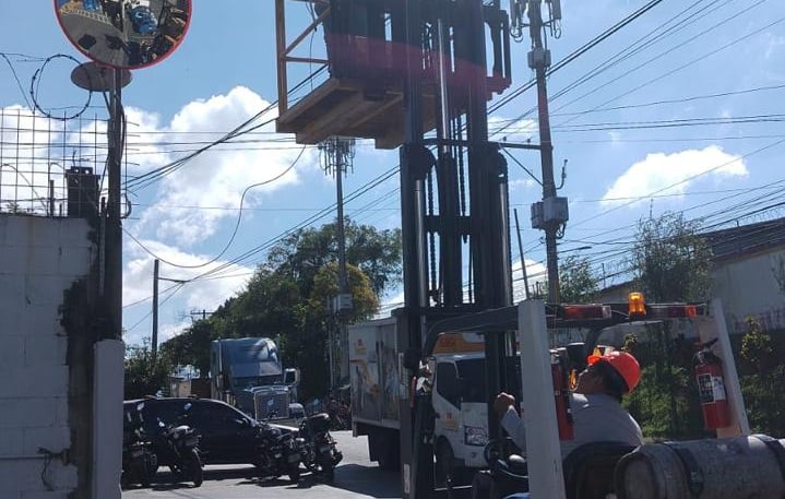 tecnico en montacarga 