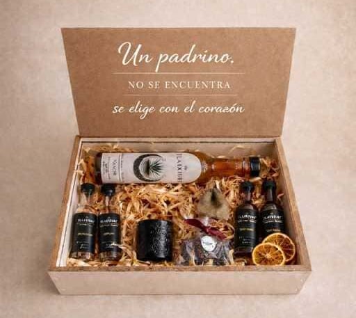 cajita de mezcal artesanal tlaixiuri