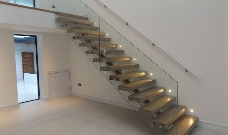 Spinal Stair With Glass