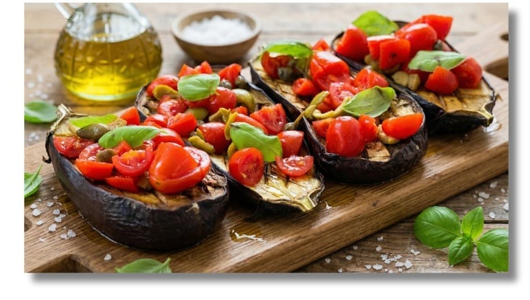 Ricetta semplici e genuina - Bruschetta di Melanzane con pomodorini, olive e capperi