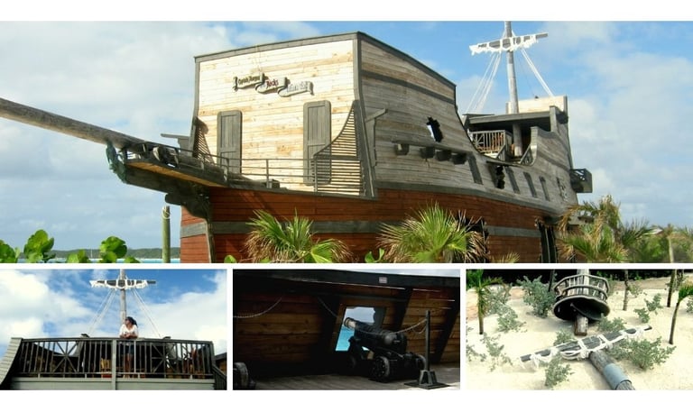 Autora explorando o Captain Morgan Ship em Half Moon Cay.