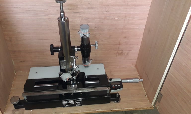 traveling microscope