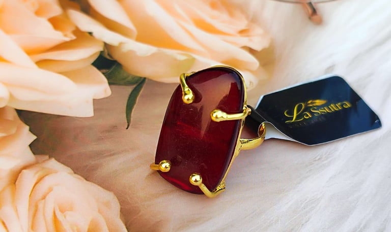 La Ssutra Finger ring