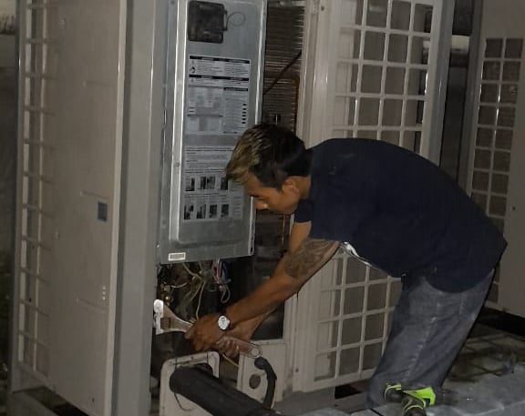 Dengan teknisi berpengalaman, kami memastikan layanan service terbaik di Wonosari dan sekitarnya