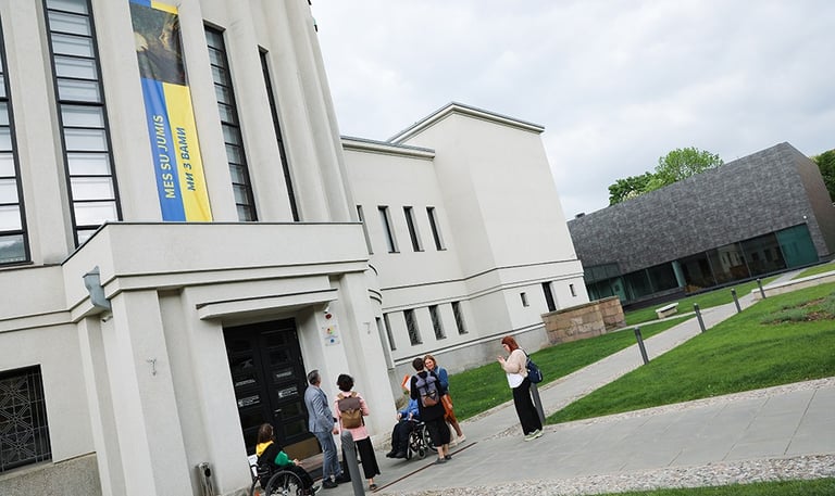 Outside the museum. The project working group together with the project consultants. 