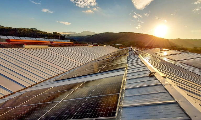 Instalación fotovoltaica de 100 kW en planta industrial de Igorre, Bizkaia