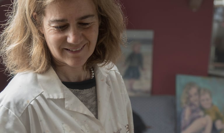 sybille ingold portraitiste dans son atelier de fontainebleau 2