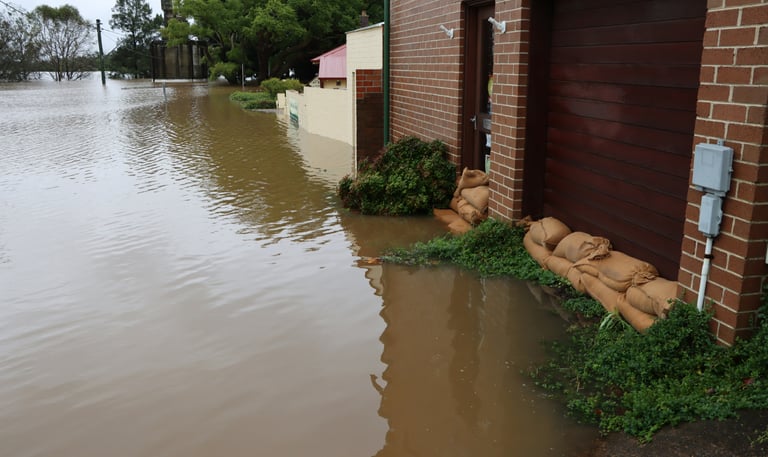 building-flooding-in-liberty-hill-water-damage-near-me