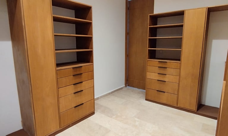 Clóset a medida con madera de primera calidad en Mérida