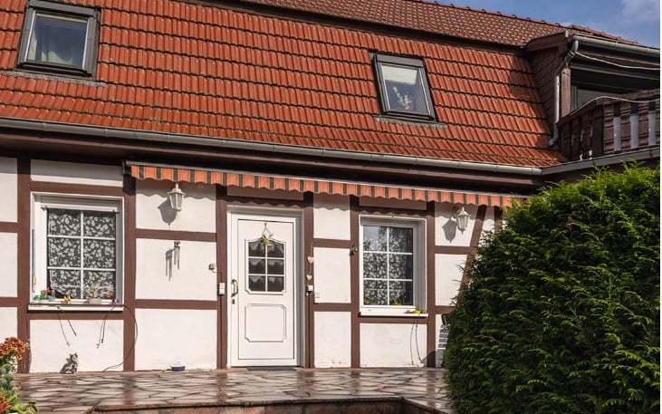 Fachwerkhaus mit Mansarddach