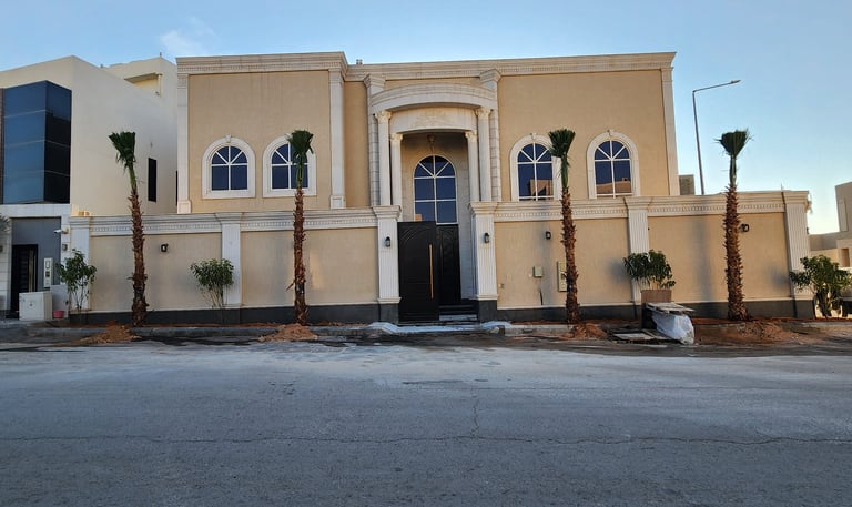 خبرتنا في مشاريع النخيل نمتلك خبرة عملية في تنفيذ مشاريع توريد وزراعة النخيل العربي والواشنطني داخل 