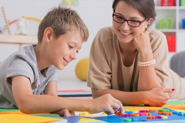 Babá em porto alegre com apoio psicopedagógico