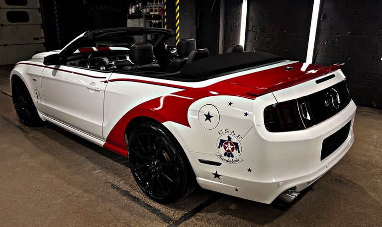  Lipdukų/reklamos gamyba, klijavimas Pavienių detalių kaip chromai, apdailos, langų apvadai, stogas,