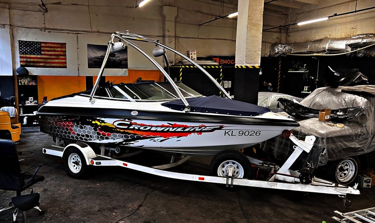  Lipdukų/reklamos gamyba, klijavimas Pavienių detalių kaip chromai, apdailos, langų apvadai, stogas,