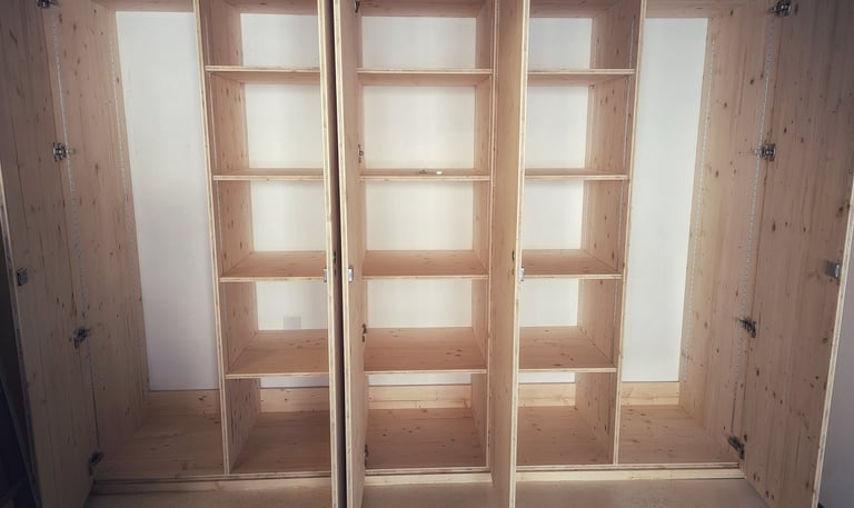 Dressing sur mesure en épicéa