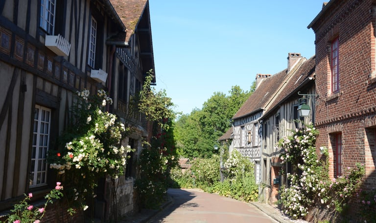 un joli village Français à moins de 2h de Paris