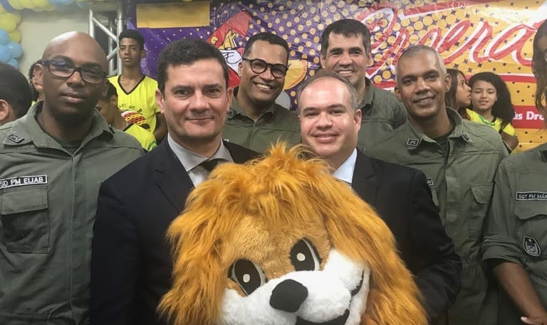 fantasia proerd Policia militar