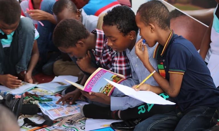 bambini che insieme formano educazione vegana e empatia 