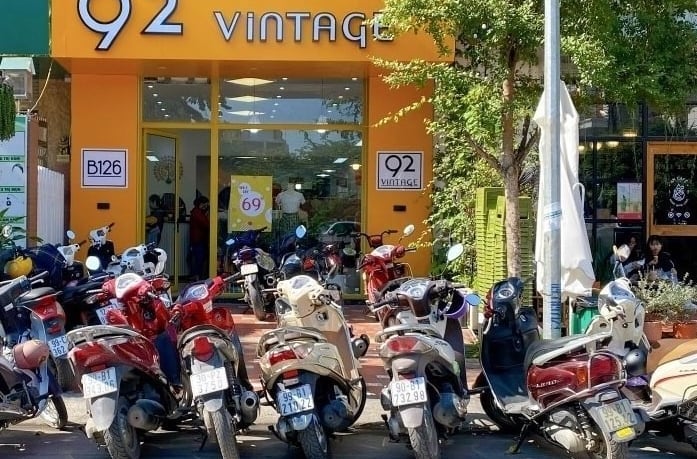 hinh anh cua shop thoi trang nu secondhand cao cap 92 vintage